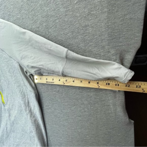 Lululemon Womens Gray Chartreuse 1 2 Zip Pullover Top - Picture 6 of 8